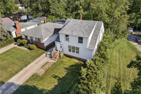 16218 Telfair Avenue Cleveland OH 44128