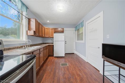 1626 Huguelet Street Akron OH 44305