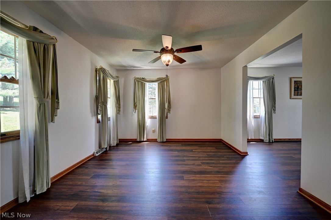 883 Basel Street Sugarcreek OH 44681
