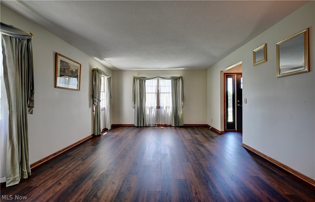883 Basel Street Sugarcreek OH 44681