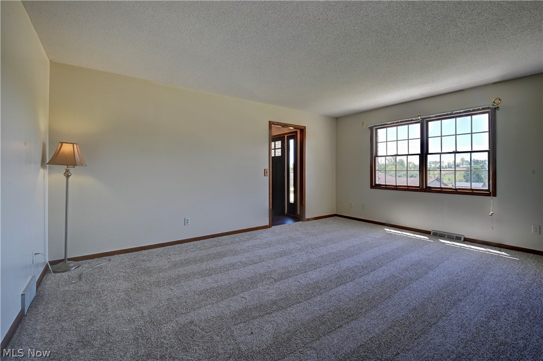 883 Basel Street Sugarcreek OH 44681