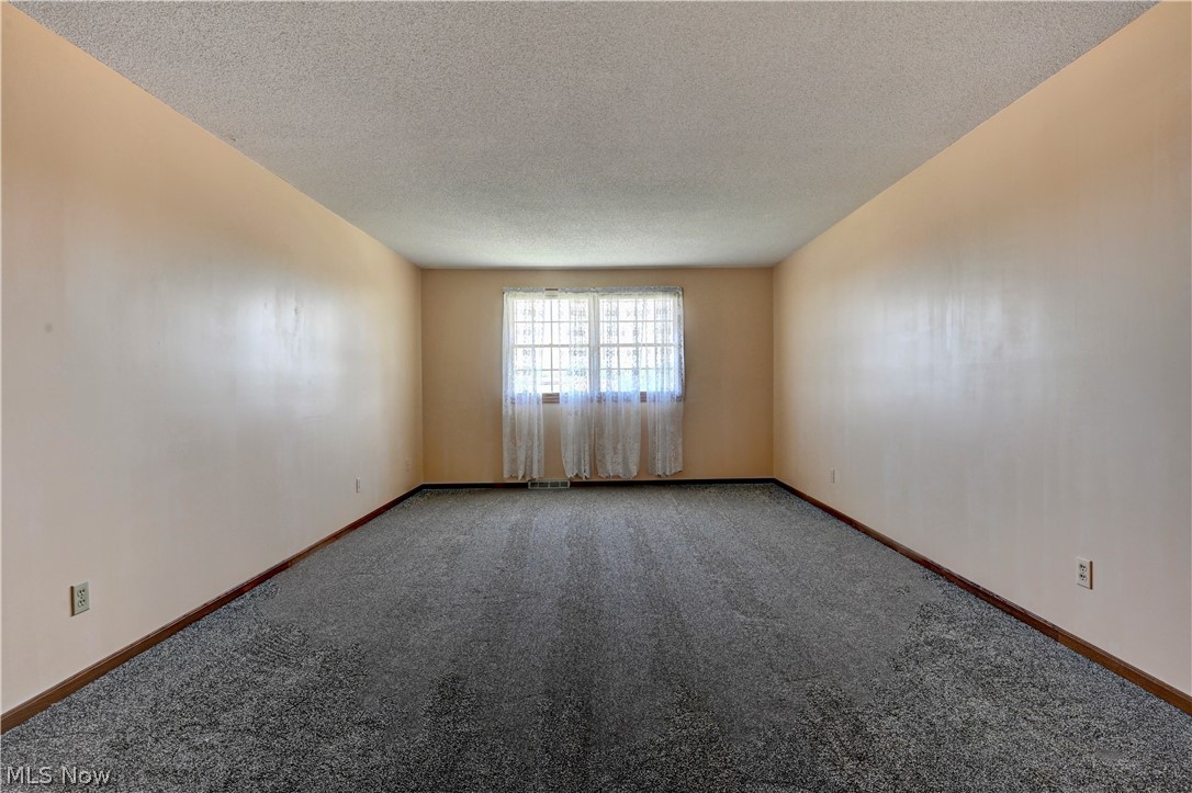 883 Basel Street Sugarcreek OH 44681