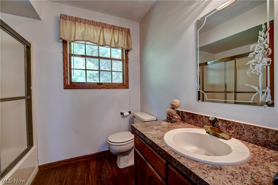 883 Basel Street Sugarcreek OH 44681