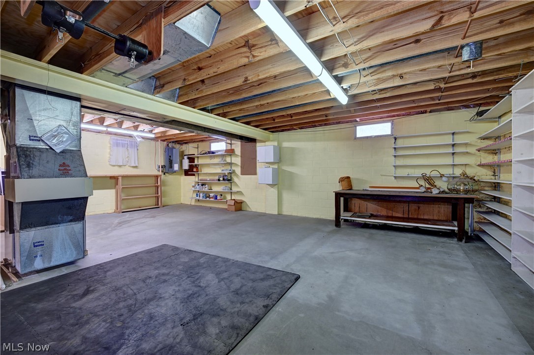 883 Basel Street Sugarcreek OH 44681