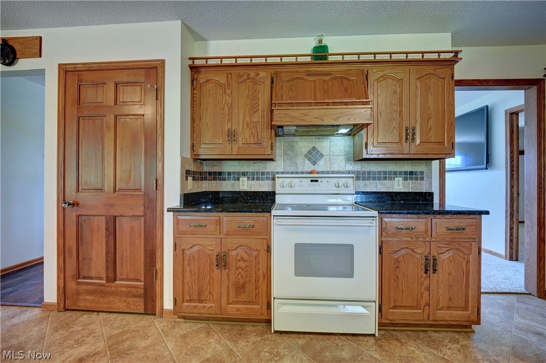 883 Basel Street Sugarcreek OH 44681