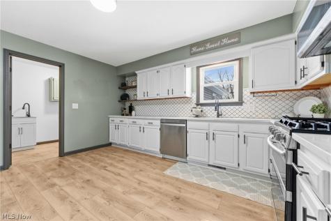 422 N Crown Hill Road Orrville OH 44667