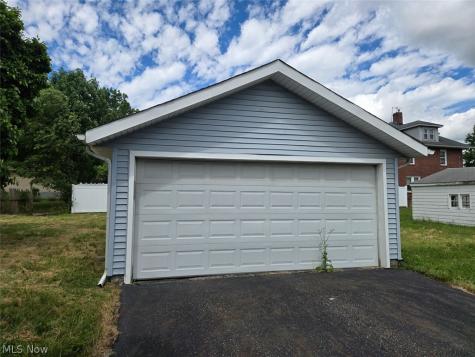 264 5th Street NE Barberton OH 44203