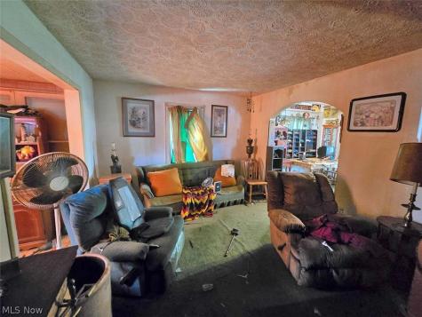 264 5th Street NE Barberton OH 44203