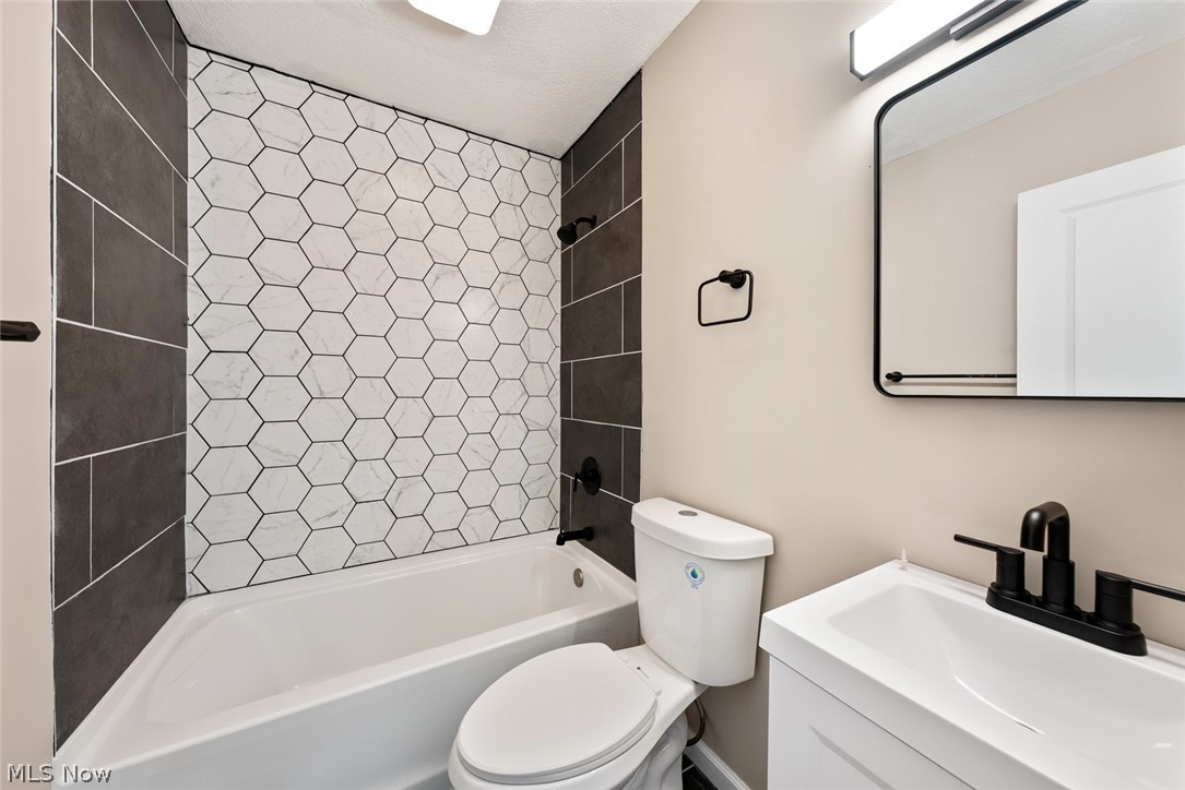 4542 Plumbrook Drive Canfield OH 44406