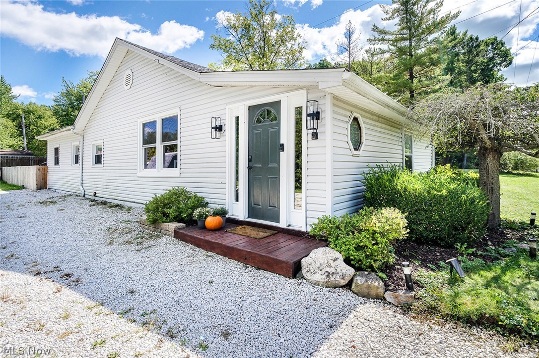 259 NE River Road Lake Milton OH 44429