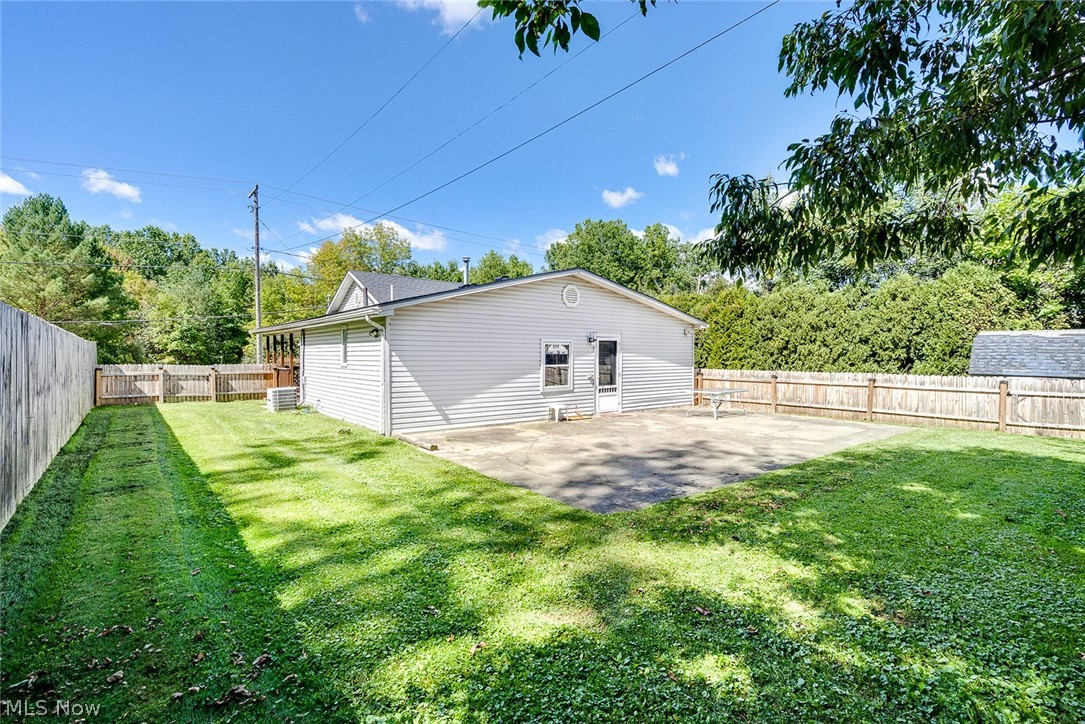 259 NE River Road Lake Milton OH 44429