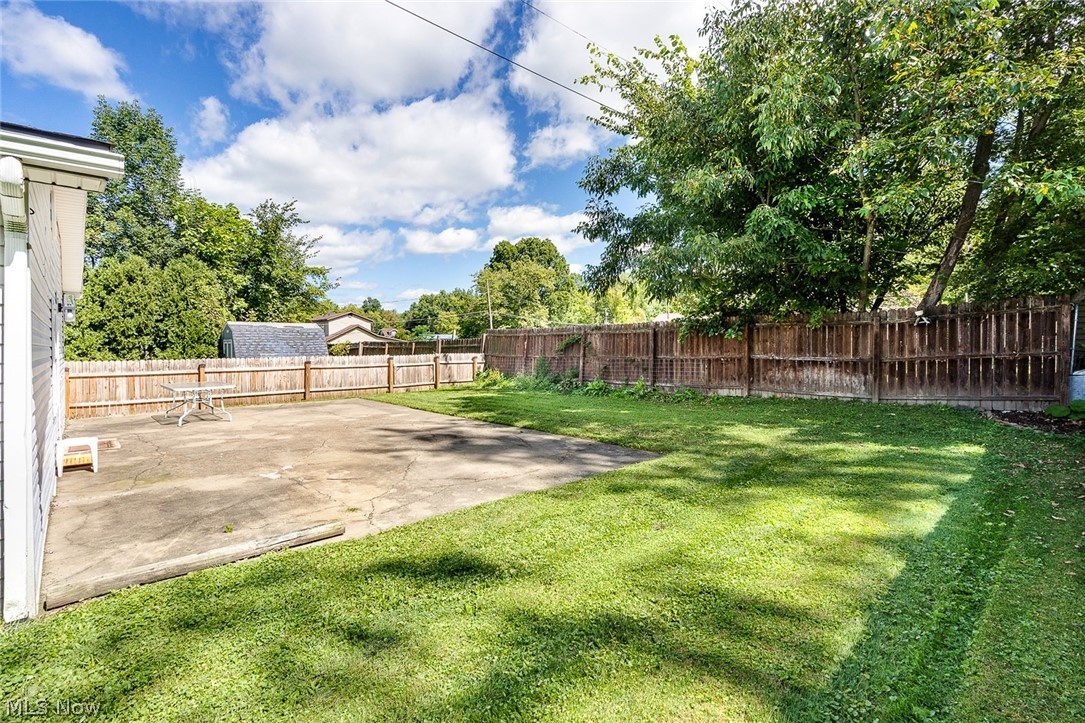 259 NE River Road Lake Milton OH 44429