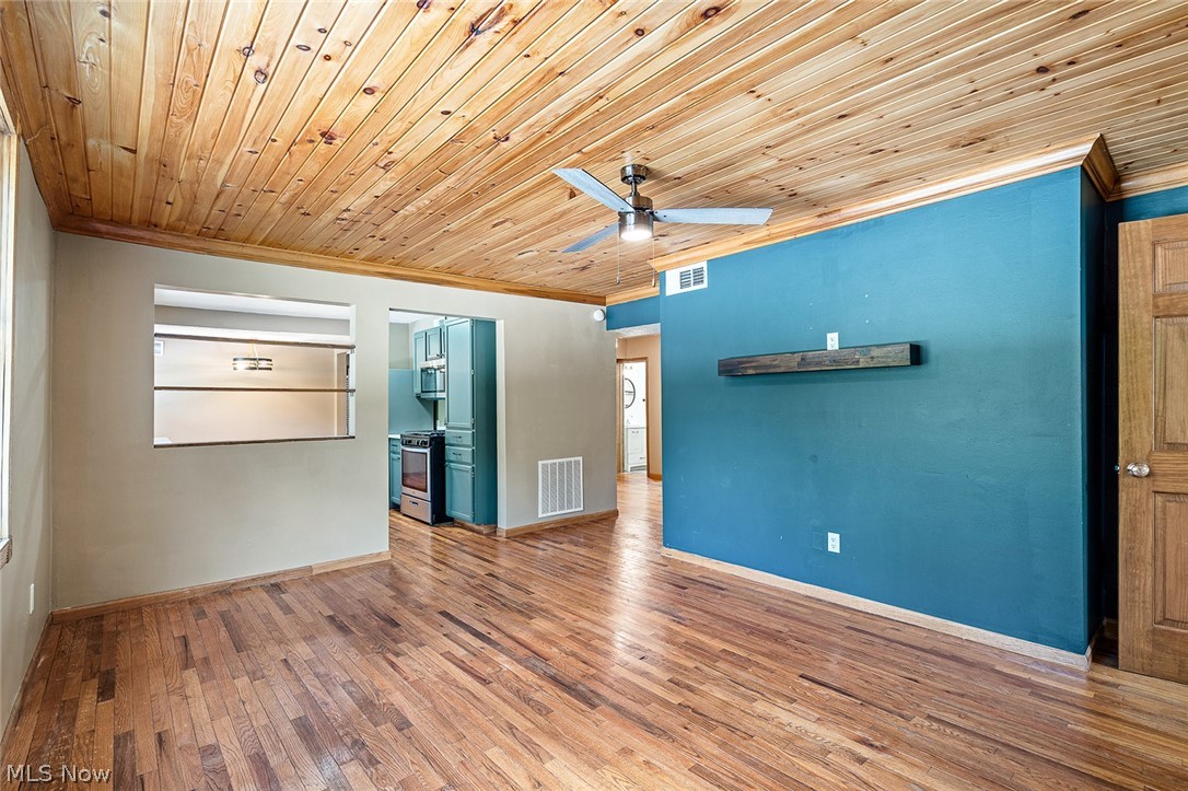 259 NE River Road Lake Milton OH 44429