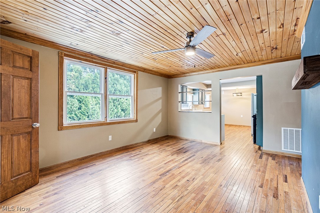 259 NE River Road Lake Milton OH 44429