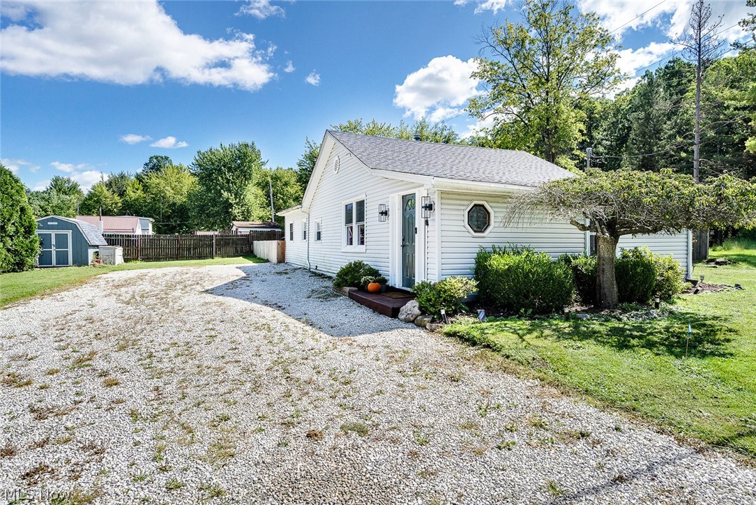 259 NE River Road Lake Milton OH 44429