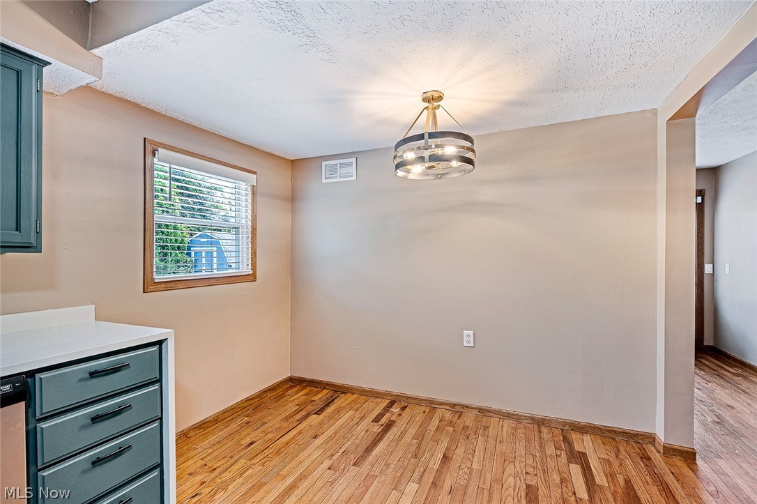 259 NE River Road Lake Milton OH 44429