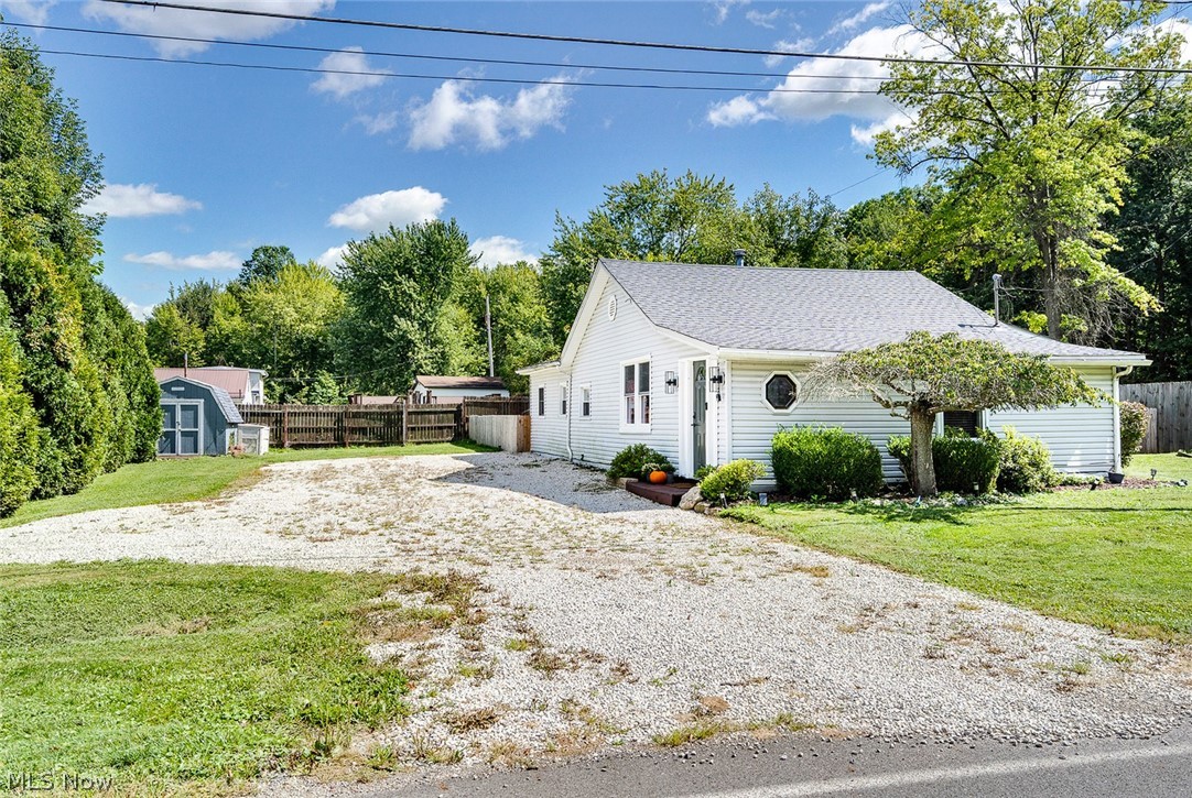 259 NE River Road Lake Milton OH 44429