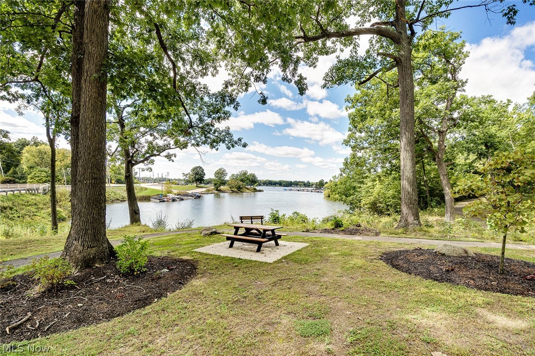 259 NE River Road Lake Milton OH 44429