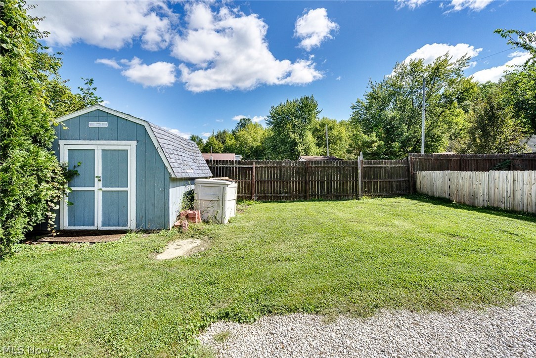 259 NE River Road Lake Milton OH 44429