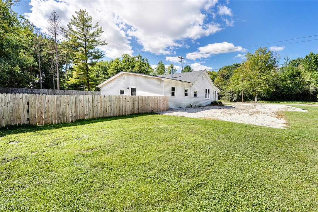 259 NE River Road Lake Milton OH 44429