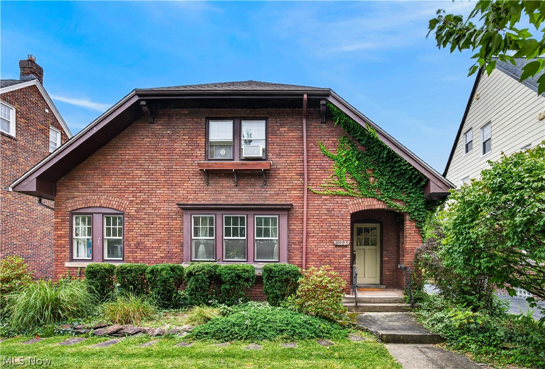 2596 Shaker Road Cleveland Heights OH 44118