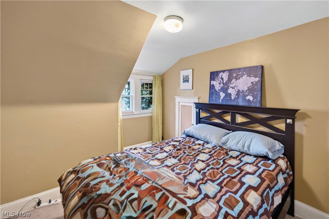 2596 Shaker Road Cleveland Heights OH 44118