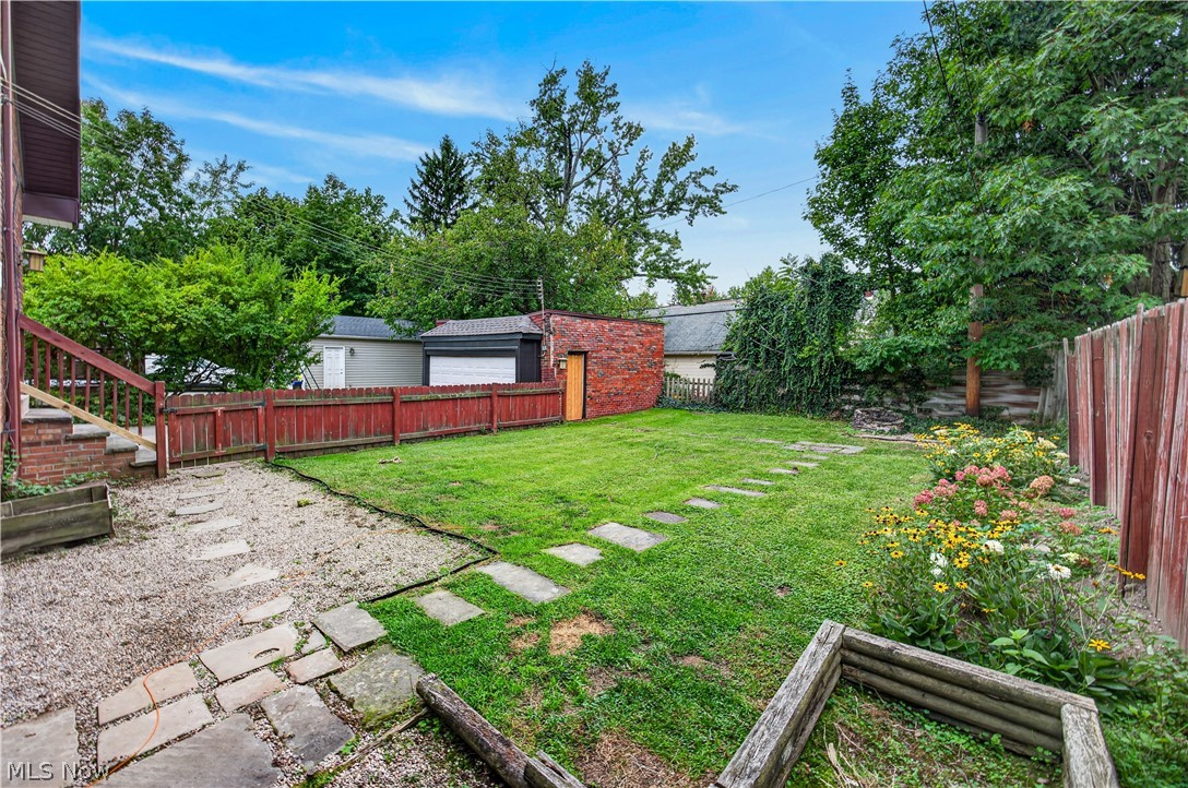 2596 Shaker Road Cleveland Heights OH 44118