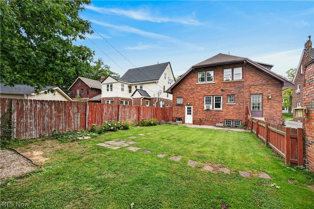 2596 Shaker Road Cleveland Heights OH 44118