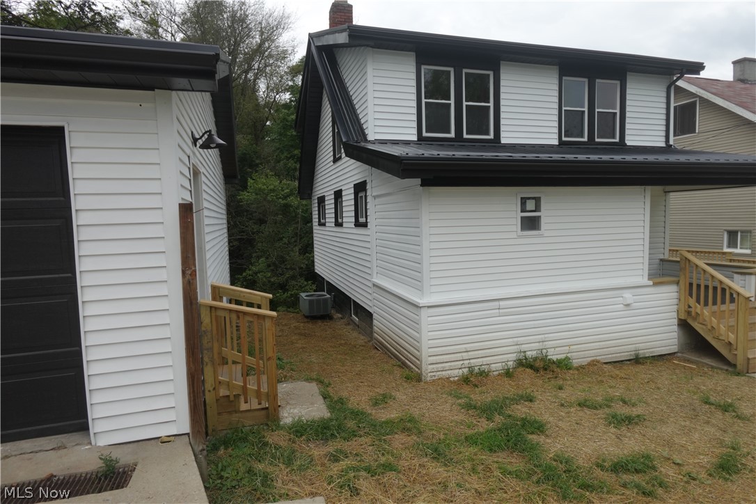 215 Isabelle Street Brilliant OH 43913