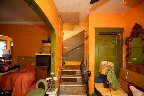 10927 Grantwood Avenue Cleveland OH 44108