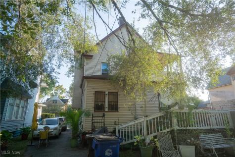 10927 Grantwood Avenue Cleveland OH 44108