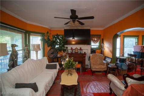 10927 Grantwood Avenue Cleveland OH 44108