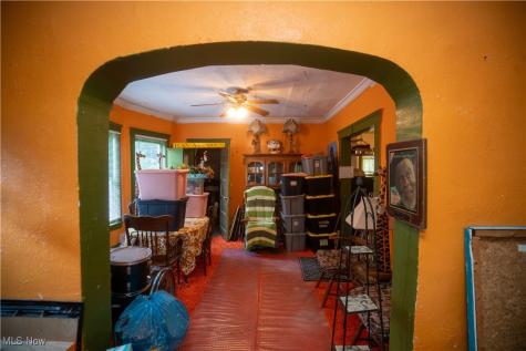 10927 Grantwood Avenue Cleveland OH 44108