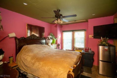 10927 Grantwood Avenue Cleveland OH 44108