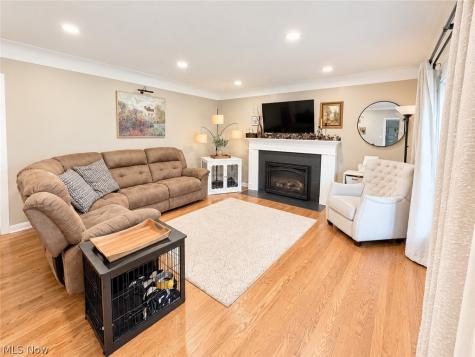 278 Ridgeview Drive Seven Hills OH 44131