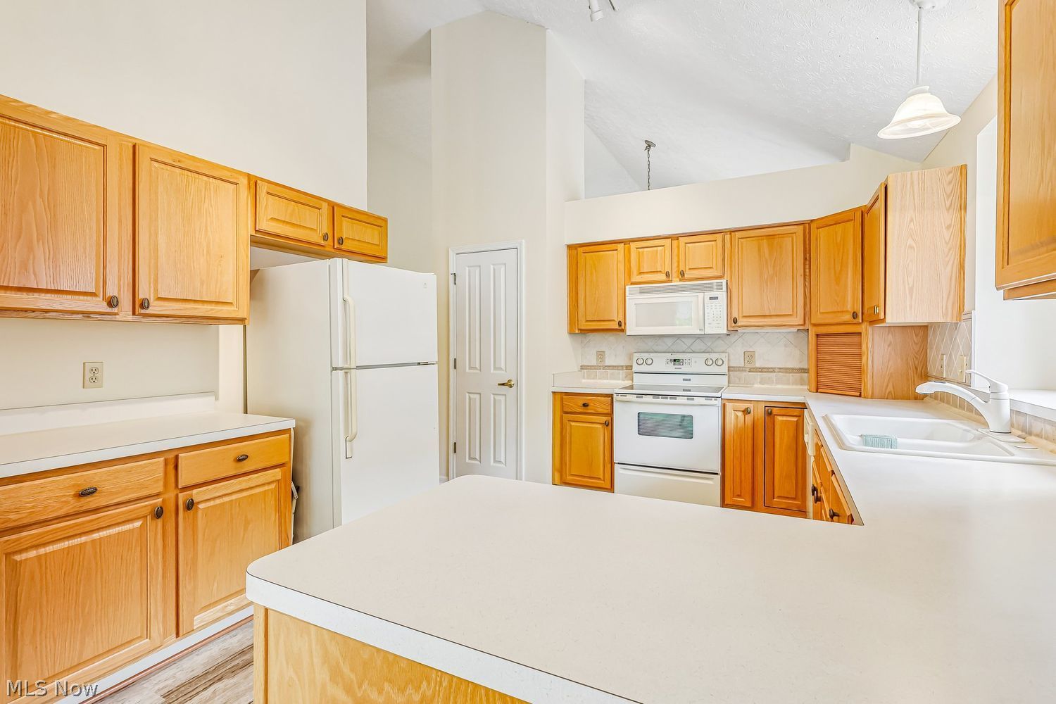 21293 Woodview Circle Strongsville OH 44149