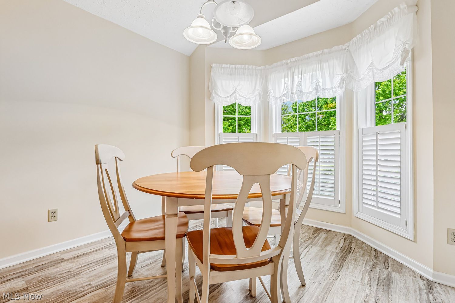 21293 Woodview Circle Strongsville OH 44149