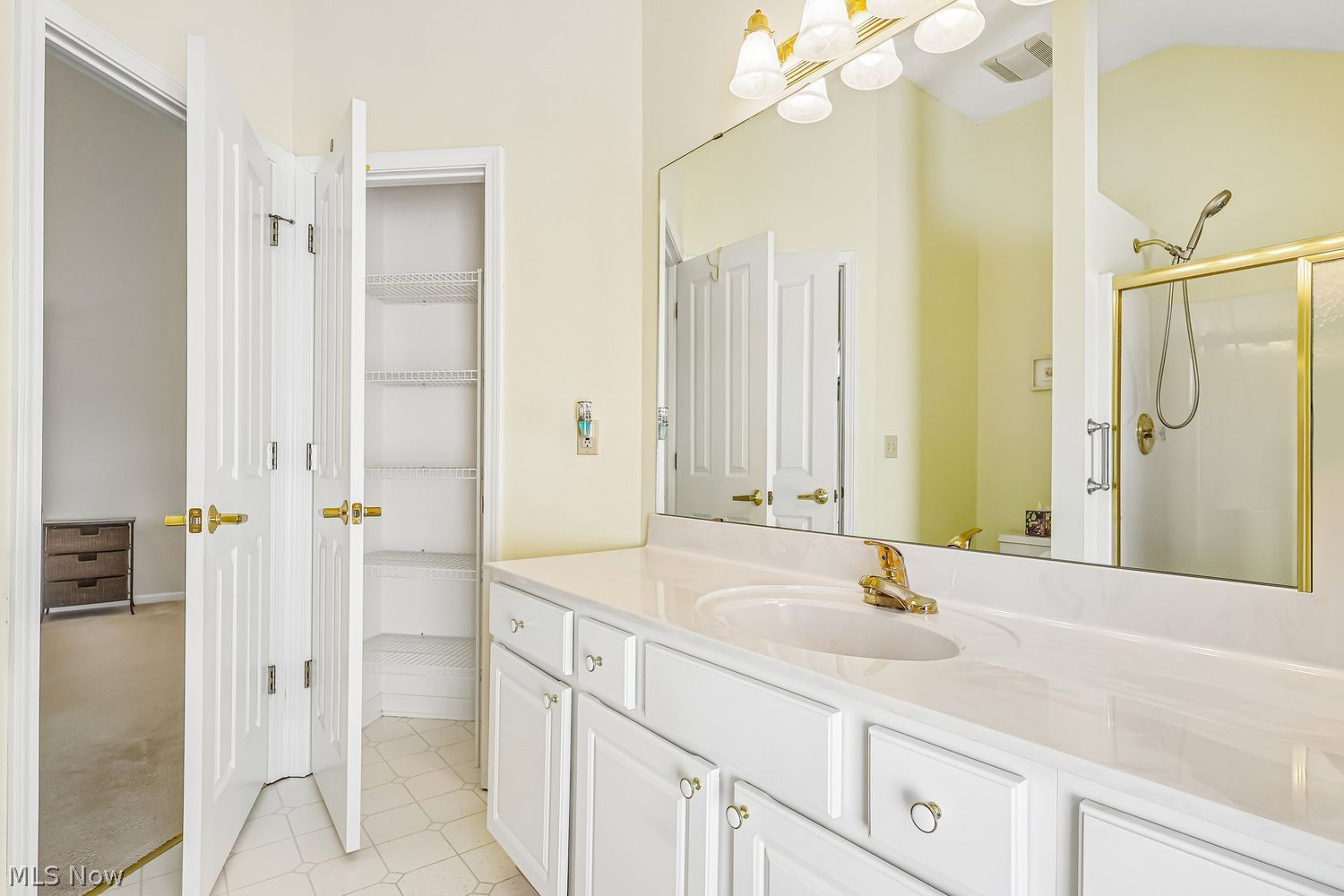 21293 Woodview Circle Strongsville OH 44149