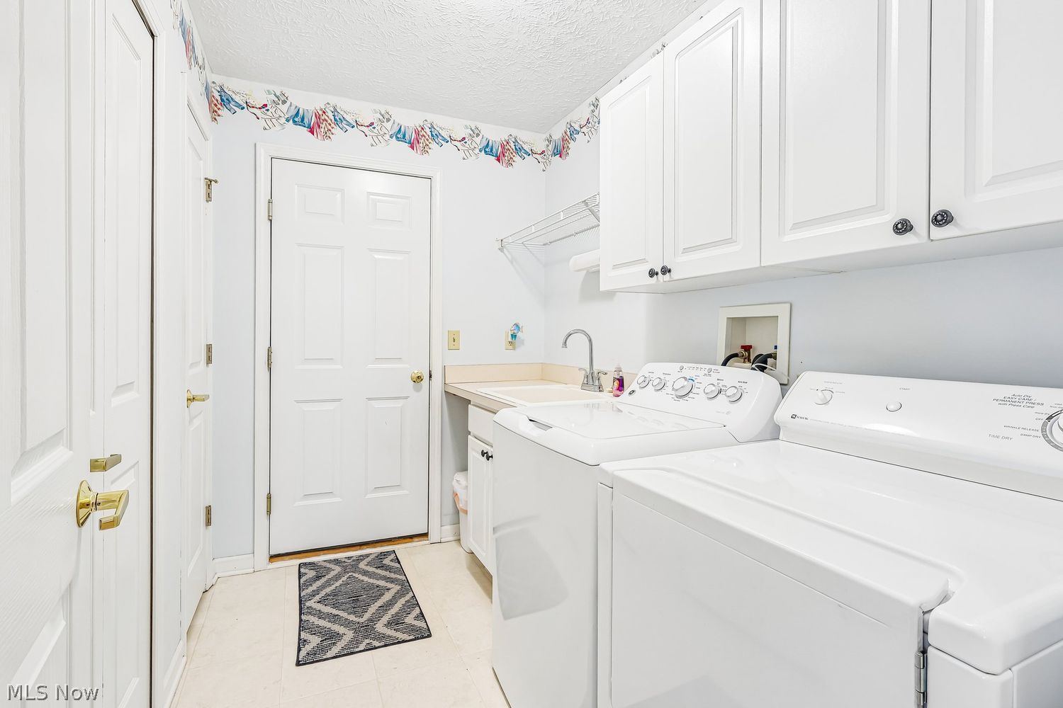21293 Woodview Circle Strongsville OH 44149