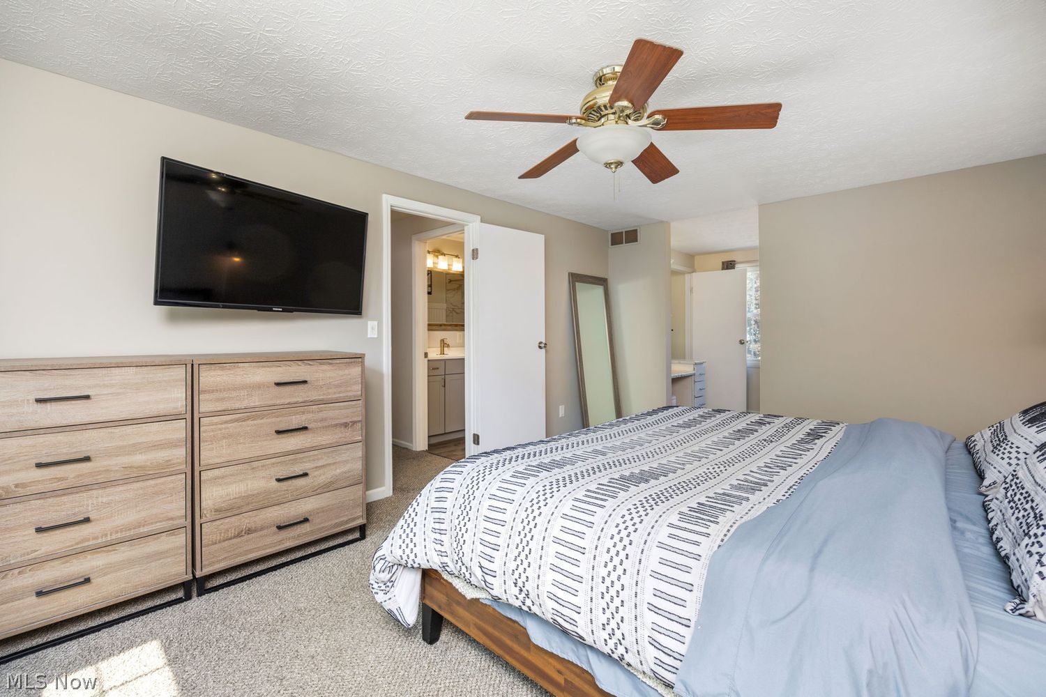 558 Falling Oaks Drive Medina OH 44256