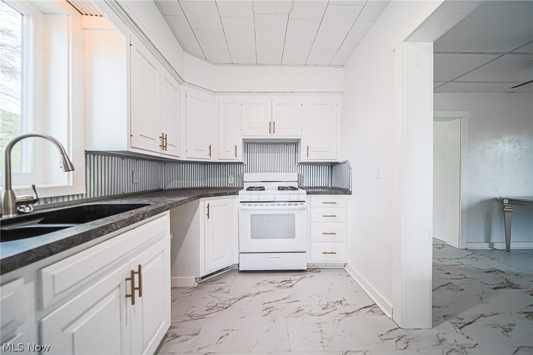 7437 E Lincoln Way Apple Creek OH 44606