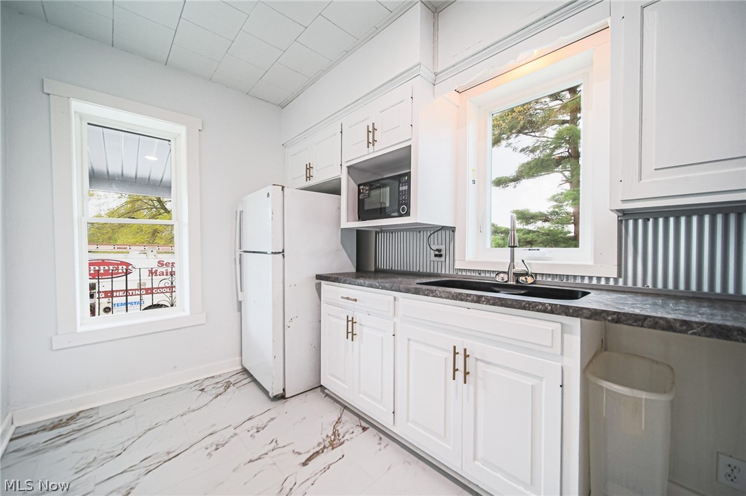 7437 E Lincoln Way Apple Creek OH 44606