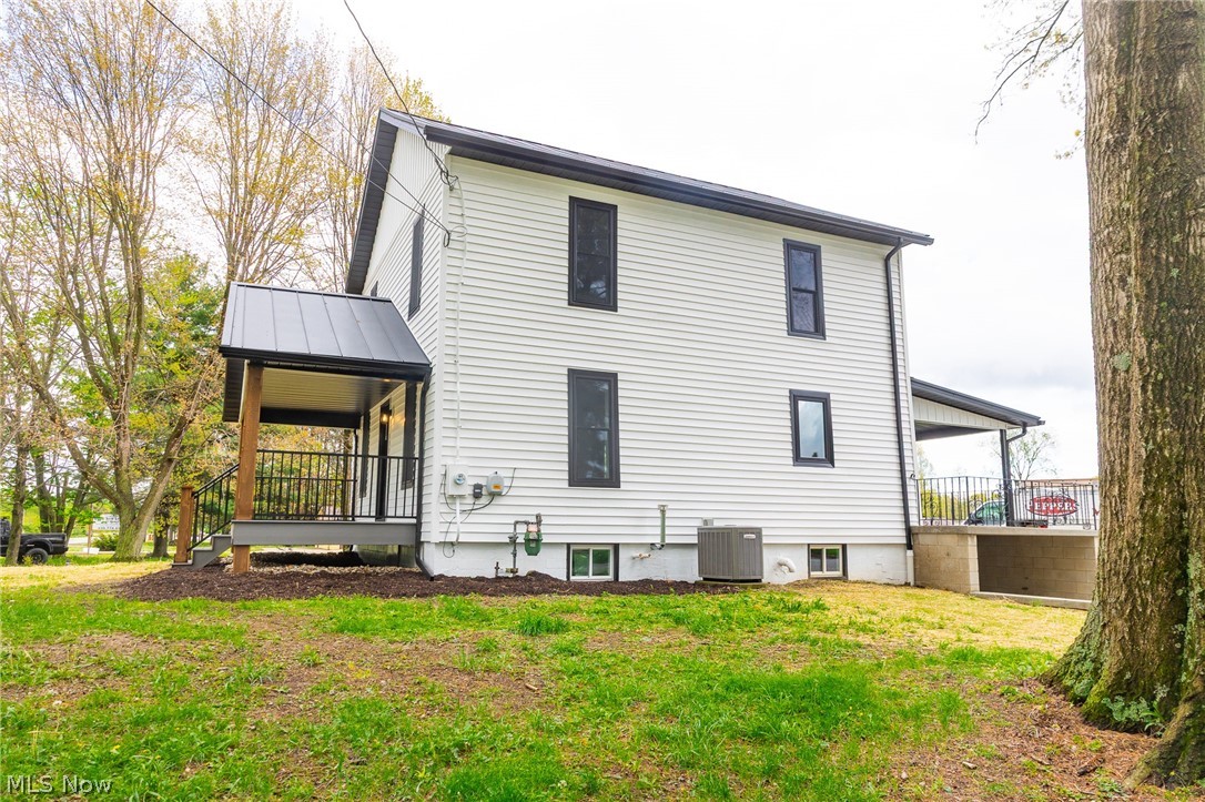 7437 E Lincoln Way Apple Creek OH 44606