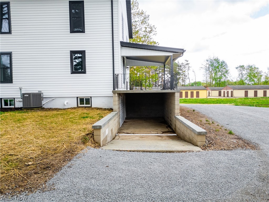 7437 E Lincoln Way Apple Creek OH 44606