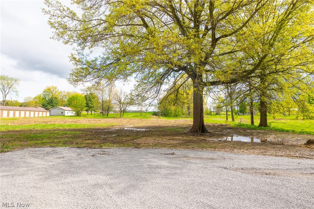 7437 E Lincoln Way Apple Creek OH 44606