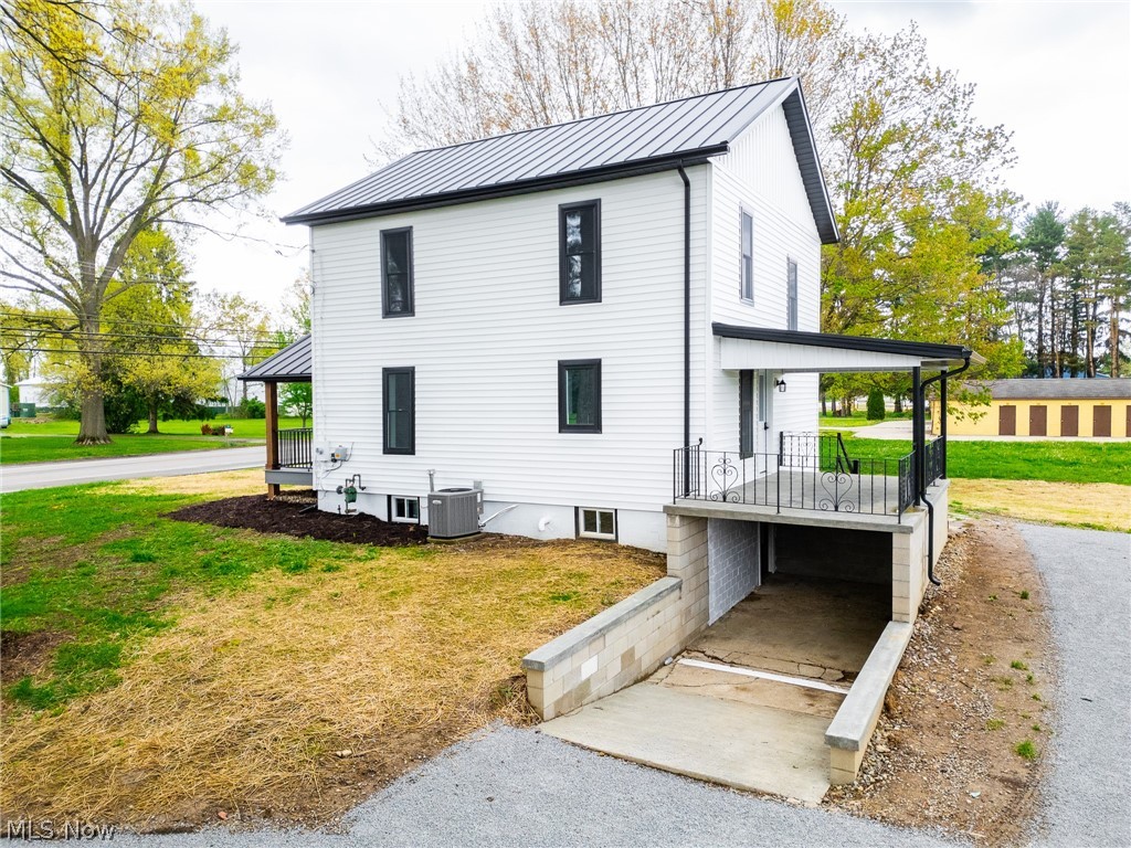 7437 E Lincoln Way Apple Creek OH 44606