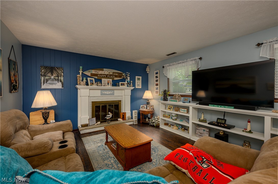 1300 Hyacinth Drive NE North Canton OH 44720