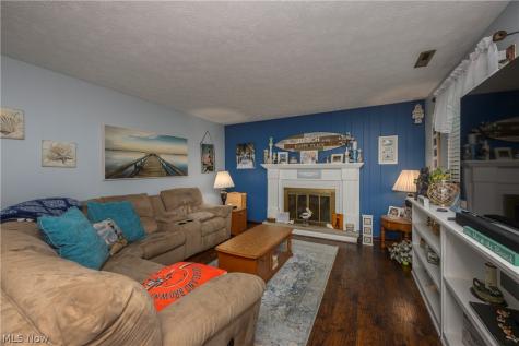 1300 Hyacinth Drive NE North Canton OH 44720