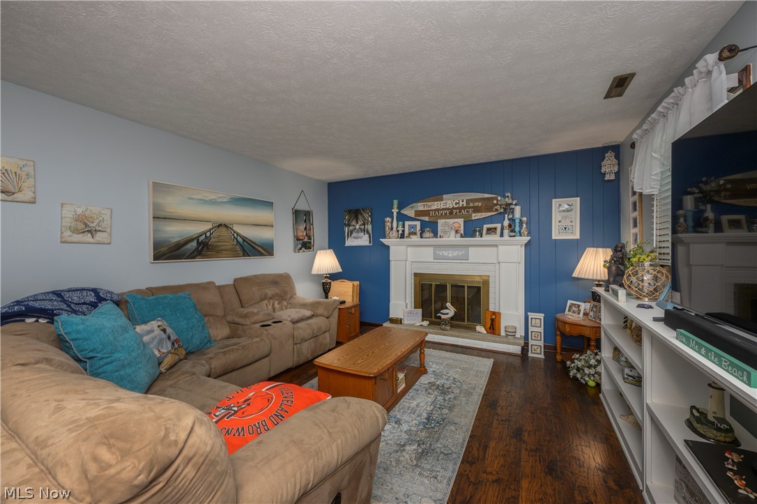 1300 Hyacinth Drive NE North Canton OH 44720