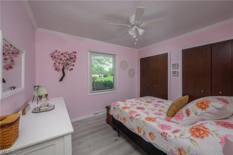 1300 Hyacinth Drive NE North Canton OH 44720